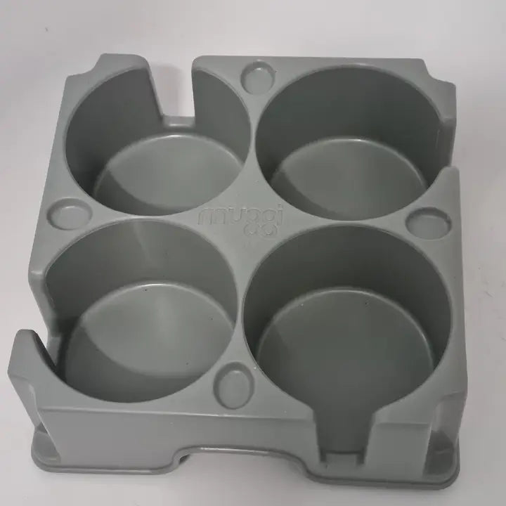 Plateau gris pour transporter des mugs, des tasses et des bouteilles