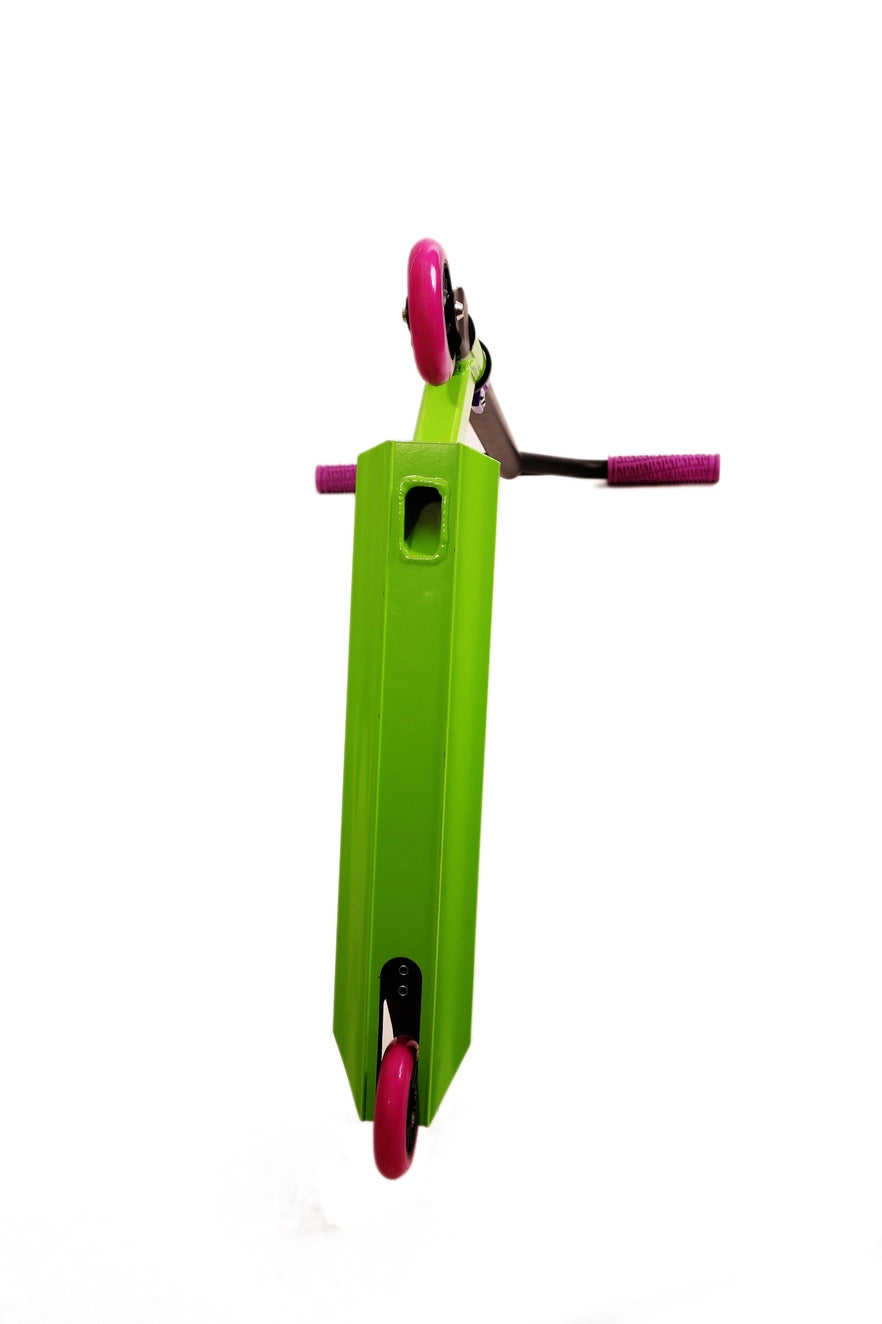 Whirlwind Stunt Scooter (Green/Black)