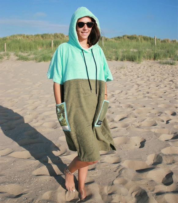 Wave-Hawaii Agueda Poncho / Changing Robe