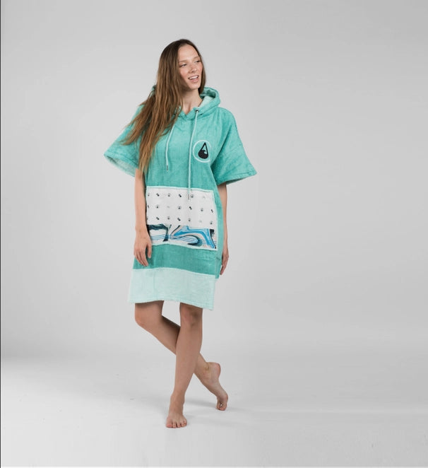 Wave-Hawaii Liz Poncho / Changing Robe